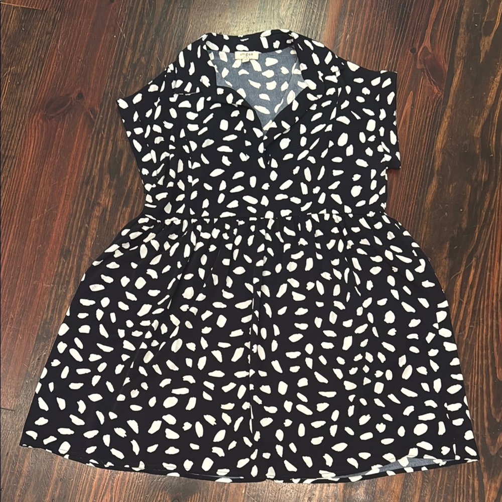Chic Black Dress with White Leaf Pattern
